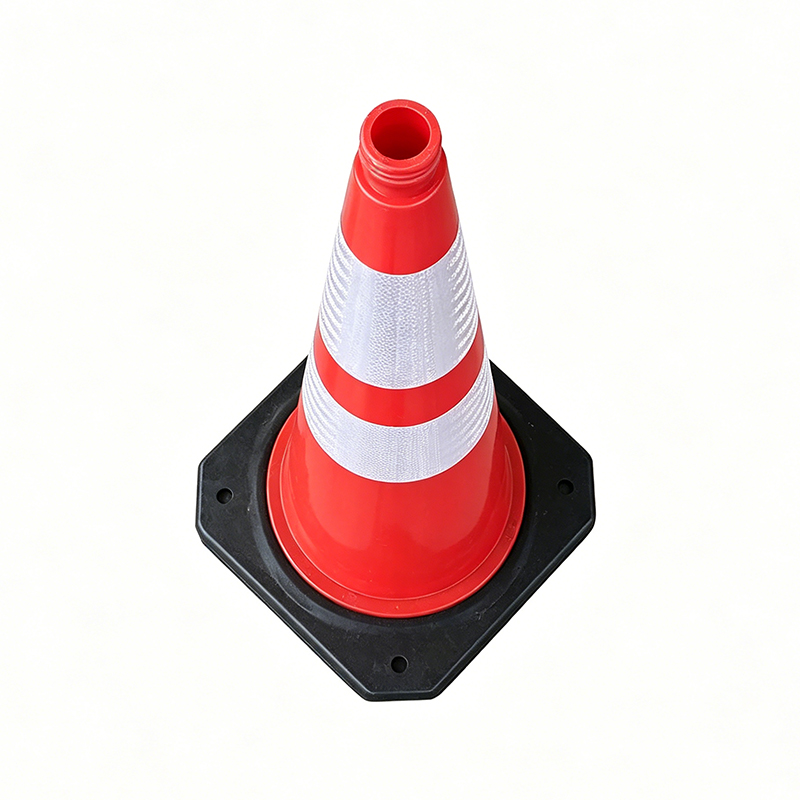 Integroitu HDPE-muovinen liikennekartio yläkahvan reiällä