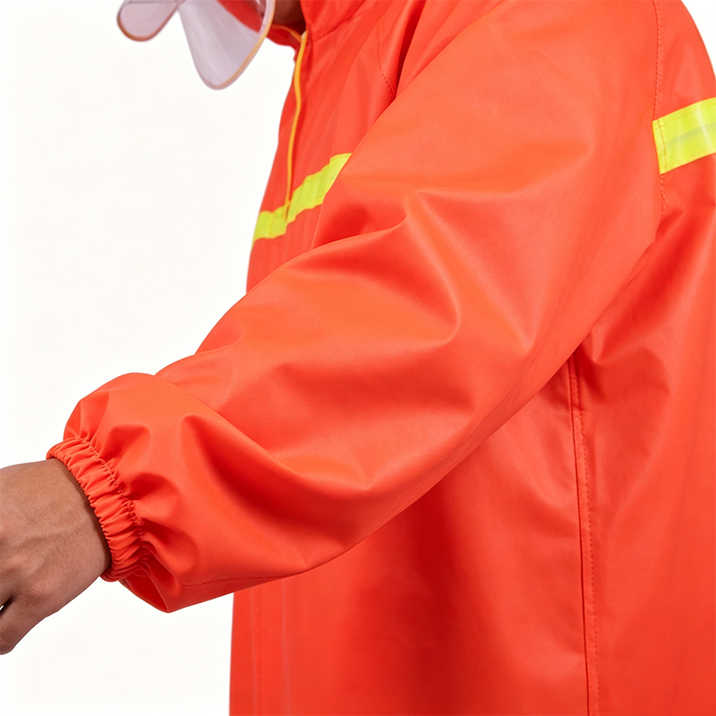 Saumaton hitsattu Long Coat -tyylinen sadetakki